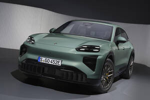 フル電動パワートレインを搭載したBEVモデルのポルシェ・カイエンが日本デビュー