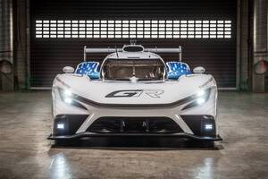 TGRがル・マンで水素エンジンハイブリッドのレーシングカーを公開。ホワイト×ブルーの色に込めた意味とは
