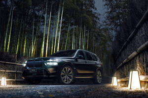 【日本の黒に拘る】BMW X7に漆黒の限定車『ブラック・アルファ』を日本限定100台で発売