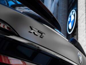 究極の「ブラックエディション」を目指して。「BMW X7 BLACK-α」は日本の伝統技術を織り込んだ限定100台の特別仕様車
