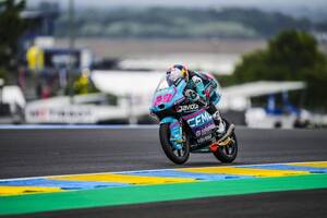 Moto3フランス予選｜マキシモ・キレスがキャリア初ポールポジション！　日本人ライダーはグリッド4列目