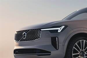 【ボルボが路線変更】で最上級「XC90」が最新版に。EVの「EX90」が不安ならコッチでしょ