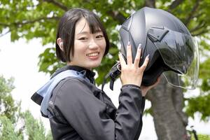 バイクと音楽の危険な関係??「安全運転義務違反」で反則金7000円のリスクも