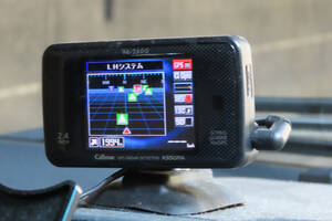 どっちもオービス逃れの装備だけど何が違う？　ナンバープレートカバーがダメでレーダー探知機が堂々と売られているワケ