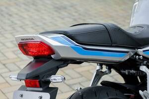 ホンダ新型「CB1000F」で再注目!?　シュッと伸びた「テールカウル」　いつ登場した？