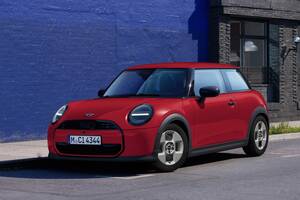 新しいMINIクーパーは365万円から！ より身近になった新エントリーグレード「Cセレクト」が登場【新車ニュース】