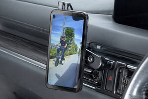 サイドミラーの死角を減らせる補助ミラーは、アナログとデジタル、どっちが買い？［特選カーアクセサリー名鑑］