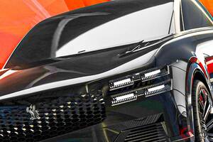 トヨタ“新”「“3人乗り”センチュリー」初公開！ 便利な「スライドドア」＆広すぎ「助手席」採用!? ハイブリッド搭載？のビッグモデルとは