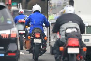 バイクの「すり抜け」運転を大阪府警が一斉取り締まり！ 1時間半で13人が検挙 危険な“すり抜け”はどんな違反になる？