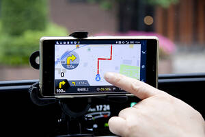 使う前に把握すべし！　カーナビの「色による情報」はメーカーによって違いがあった