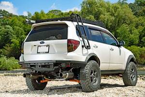 スバル「フォレスター」を極限リフトアップ！自作で本格オフローダーに仕上げる強者