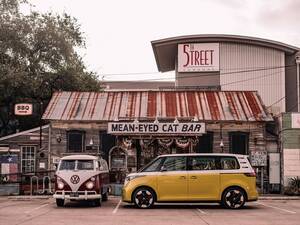 【VW ID.BUZZ／タイプ２】の歴史といま買いの中古車 世界中で愛された名車が復活