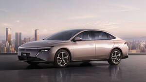 東風日産が中国で同社初のPHEVセダン新型「N6」と新型「ティアナ」を公開