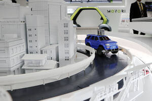 走るだけで路面の破損状況を把握！KYBの「スマート道路モニタリング」が地方財政を救う！