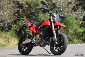 久々に登場「ドゥカティの単気筒」はビュンビュン回る高回転型！ 異端の存在「ハイパーモタード698モノ」は強烈な走りがインパクト大