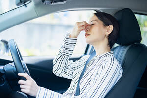 運転中に眠気を感じたら「なる早で仮眠」だけが唯一の安全策！　ただし「寝過ぎ」も逆効果！　研究による仮眠の「最適時間」とは？