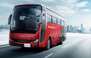 車両が“運転手の顔を見て”事故を予防!? 三菱ふそうの大型観光バスの新型 販売開始へ