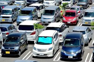 なぜ駅前駐車場は「常に満車」なのか？──「20分無料」が生む滞留の連鎖、バス・タクシーも阻害する悪循環を考える