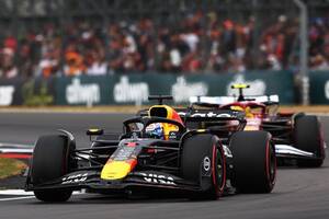 4度F1王者の名は伊達じゃない！　レッドブル苦戦もフェルスタッペン最速でポールポジション獲得。角田裕毅12番手｜イギリスGP予選