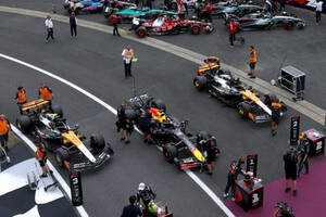 初日苦戦のフェルスタッペン、低ダウンフォースに変更しポール達成「アンダーステアを修正してプッシュ可能になった」
