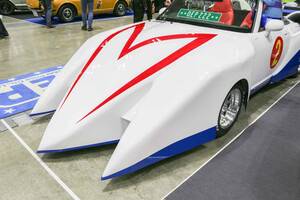 昭和のおじさんムネアツ！アニメ『マッハGoGoGo』のマッハ号を軽自動車で再現