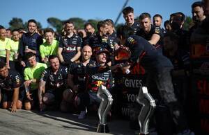 フェルスタッペン、レッドブル400戦目に圧勝「予想以上のパフォーマンス。アップグレードが機能した」