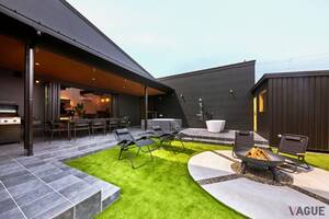 日本一の湖「琵琶湖」まで徒歩1分！ “BBQ・サウナ・ジャグジー”も楽しめる最大11名まで宿泊可能な貸別荘の特徴とは