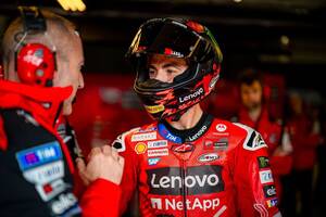 【MotoGP】イギリスGP転倒はタイヤに問題？　バニャイヤ示唆しつつ同時にマルク・マルケスの凄さ認める「バイクの問題を隠している」
