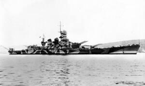 「どうせ命中しないだろ」→ドカン “イタリア最後の戦艦”が世界で唯一の「誘導弾で撃沈された戦艦」に 落としたのは“同盟国”のナゼ