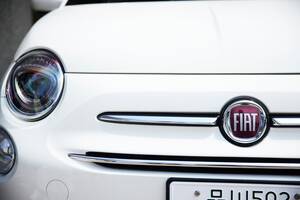 なぜ僕たちは「フィアット500」にときめいてしまうんだろう？『イタ車のことは嶋田さんに聞こう！ ユーズドカー購入ガイド』前編