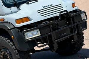 世界を代表する“働くクルマ”！ メルセデス・ベンツの多目的車「ウニモグ」の“どこでも行ける6×6仕様”を米国で発見