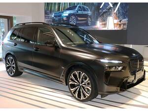 【写真蔵】BMW X7を存在感ある漆黒に仕立てた日本専用限定車「ブラック α」