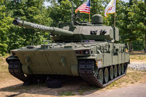 どう見ても“戦車”な戦闘車「思ったのと違う…」生産停止！ 開発中に「あれもこれも」と詰め込む 顧客が本当に必要だったものとは？