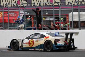 最終戦もてぎでマッハ号がシリーズ初優勝！ GT300王座はLEON AMGが獲得