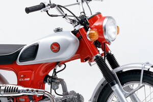 「これ50ccっすよ」「えぇぇぇー!?」 これぞ“原付ネオクラシック“中古価格も超高騰のモデルとは？ “そっくりな兄弟“と明暗わける