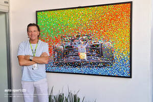 元F1ドライバーのステファン・ヨハンソン、現役時代から取り組む絵画をメキシコで展示。点描画法でF1マシンを描く