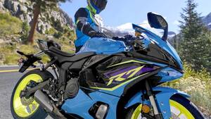アメリカンな独自カラー！ ヤマハ新型「YZF-R7」が北米でも発表、70周年記念カラーと合わせて全4色ラインナップ