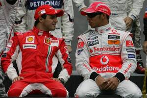 クラッシュゲート裁判：エクレストンの弁護士がマッサの主張を批判「無関係のハミルトンからタイトルを奪おうとしている」