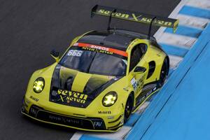 スーパー耐久開幕戦もてぎはseven x seven ポルシェが優勝！クラッシュで最後尾スタートになった777号車は猛追して4位でチェッカー
