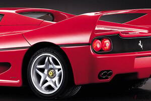 いまや8億円超えの名車が集結!? フェラーリが伝説のスーパーカー「F50」30周年記念ツアーをイタリアで開催