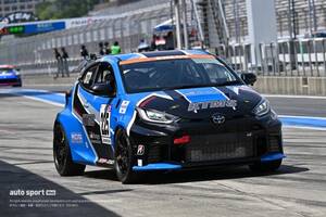 スーパー耐久富士公式テストでST-2クラスの2台の外観に変化あり