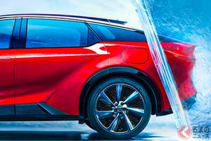 【中国】約260万円！ トヨタ「新型SUV」公開！ 全長4.7mの“美麗ボディ”&最新「サメ顔」の）「bZ5」！ 高度な”最新機能”も搭載のパワフルな「新モデル」登場