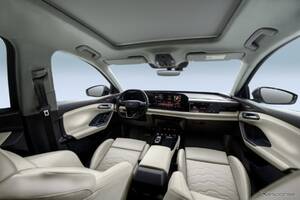 中国専用のロングホイールベースSUV、アウディ『Q6L e-tron』予約開始