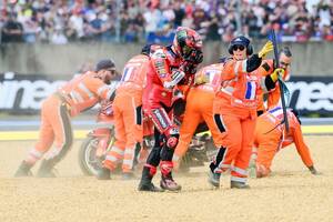 【MotoGP】今季初リタイアのバニャイヤ、転倒は予想外……「フロントのフィーリングが良くなくて、不自然なライディングになっている」