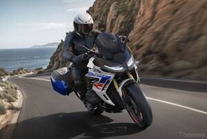 「新しいの出るの!?」排気量アップで進化、BMW『R 1300 RS』サプライズ発表にファン興奮