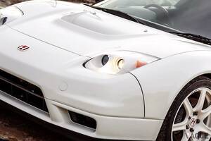 1.5億円超えなるか!? 世界でわずか140台の「NSX-R」がオークション登場　軽量ボディに官能的なV6 VTECエンジン搭載の“究極のタイプR”とは