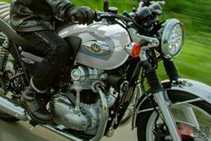 カワサキ新「ネオレトロバイク」登場！ 昭和感のあるバーチカルツイン搭載の「W800」新型モデル 販売店への反響は？
