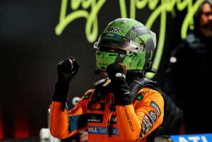 ポールのノリス「ストレスがたまった！　苦労した分、この結果には価値がある」ピアストリは黄旗に阻まれる