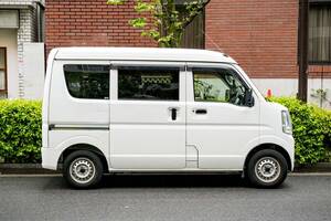 宅配を支える「軽バン」の稼ぎはなぜ下がるのか？ 「時給3000円」目標も夢と消えるオーナードライバー制の制度疲労