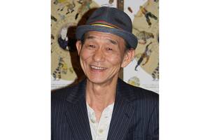 俳優「笹野高史」が“出会った”「高級スポーツカー」どんなモデル？ 「出逢ってとてもラッキー」なアメ車とは